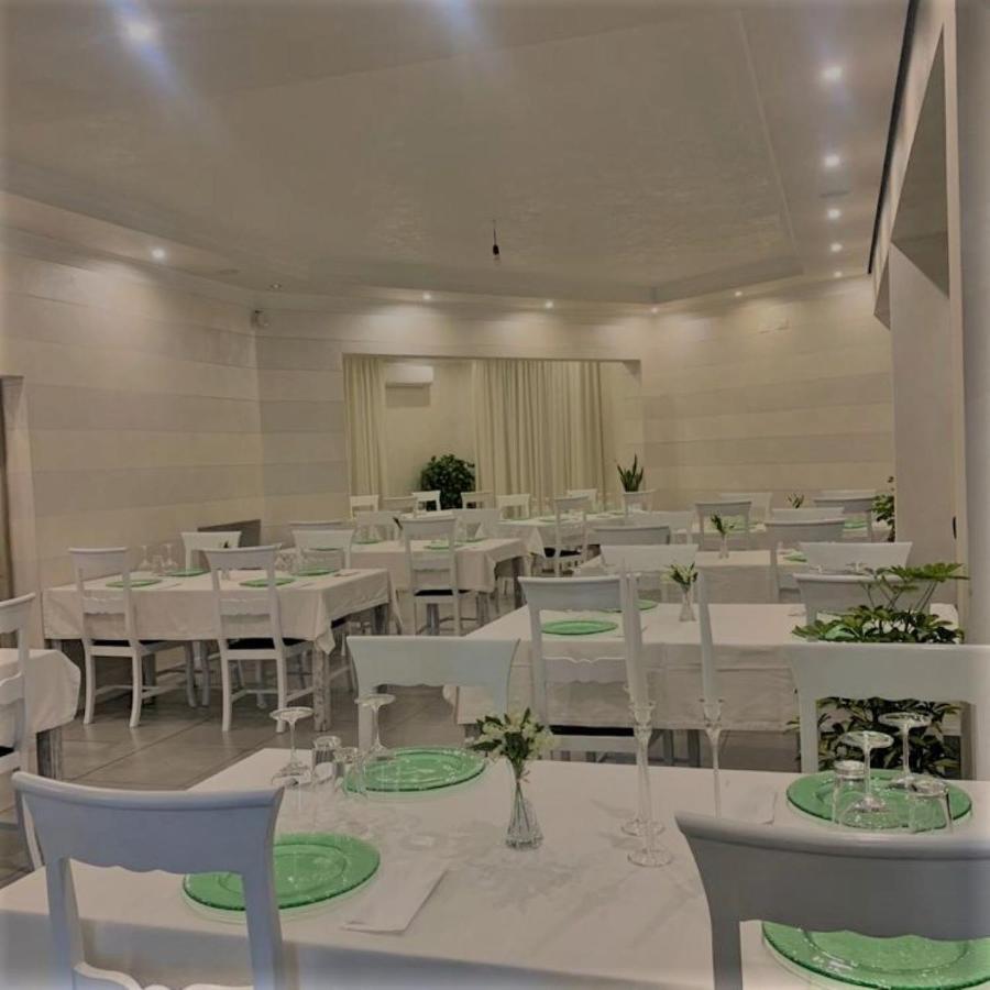 Hotel Lorena Toscolano Maderno Exterior foto