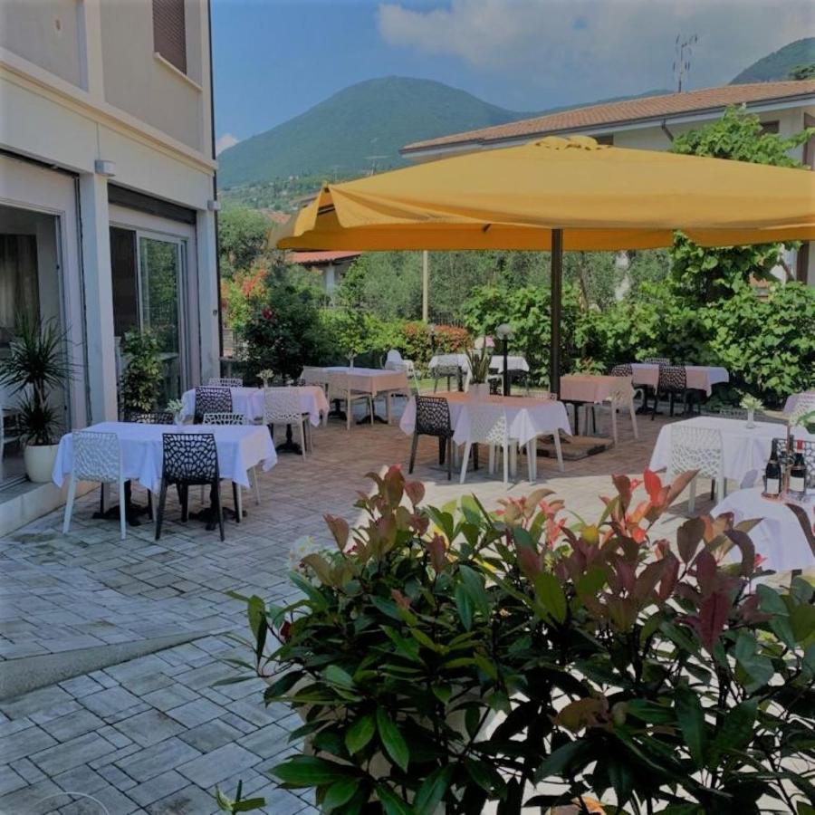 Hotel Lorena Toscolano Maderno Exterior foto